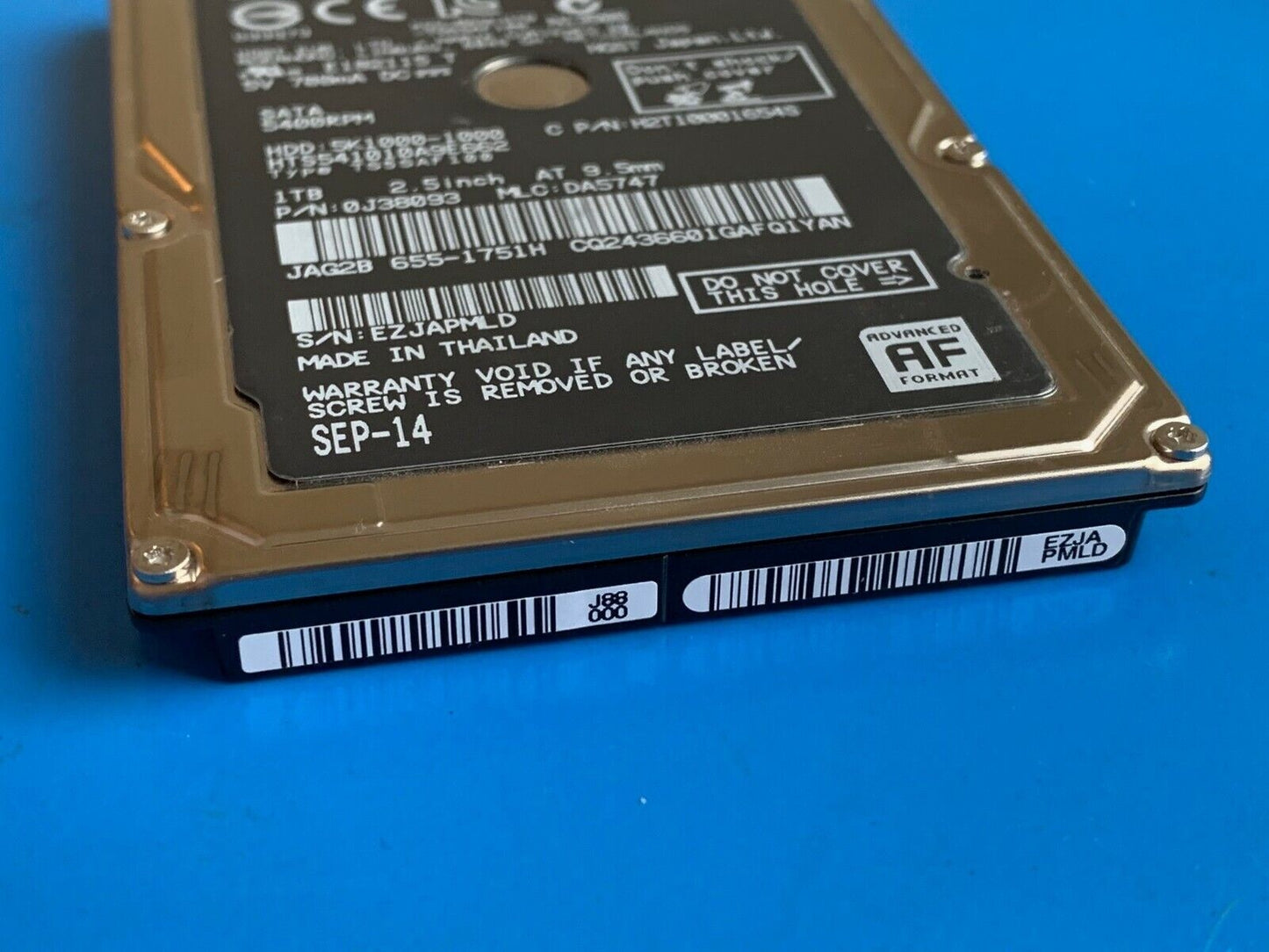 HTS541010A9E662 – 0J24275 DA5092 – DA5747 – P/N: 0J38093 – 1TB – 2.5" – SATA