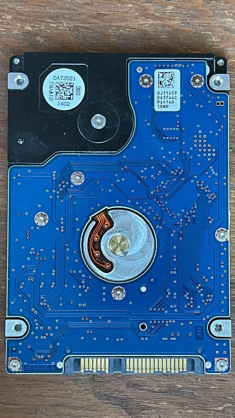 HTS547575A9E384 – 0J11459 DA3744 – HDD:5K750-750 – TS5SAD750 – DA4612 – P/N: 0J25313 – 750GB – 2.5" – SATA