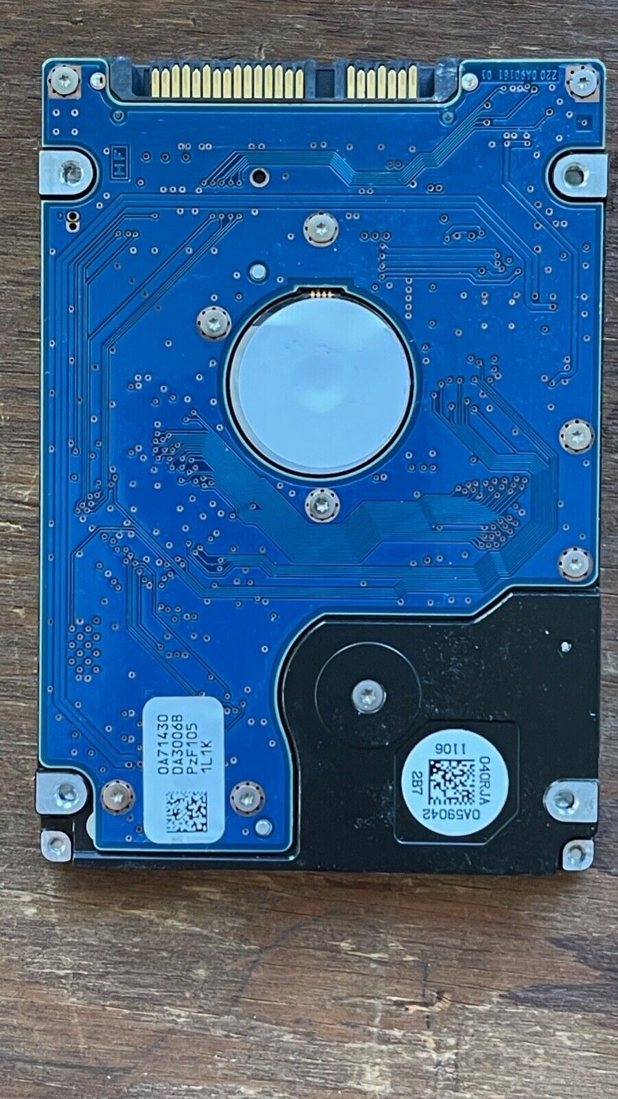 HTS725050A9A362 – 0A71430 DA3006 – HDD:7K500-500 – TS7SAA500 – DA3847 – P/N: 0J13965 – 500GB – 2.5" – SATA