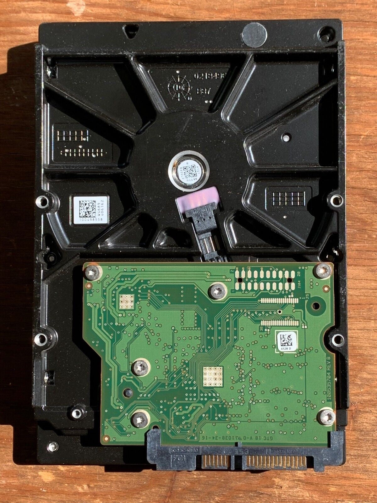 ST3500418AS – 100535704 REV B – S/N: 5VMHZMXV – P/N: 9SL142-044 – F/W: AP25 – Site: WU – Date: 11142 – 500GB – 3.5" – SATA