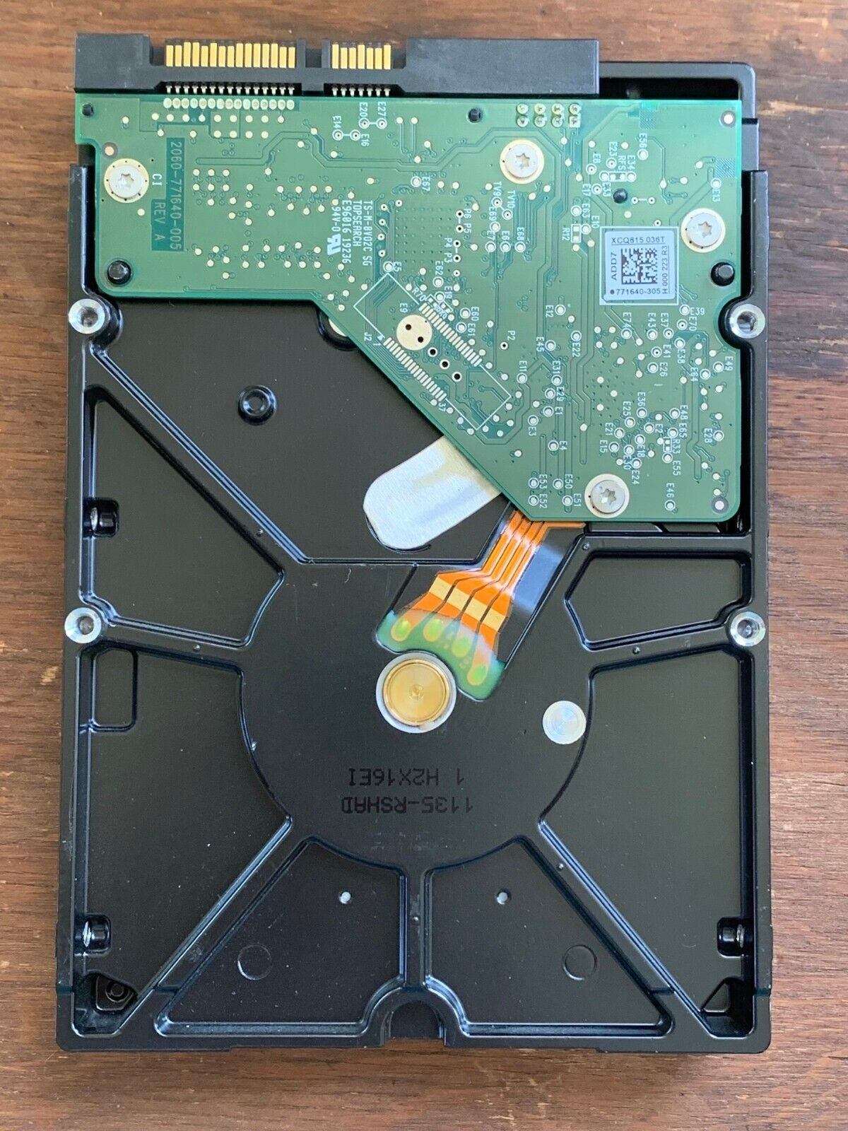 WD10EALX-408EA0 – 2060-771640-005 Rev A – HBNNHTJAAB – 1135-RSHAD 1 H2X16EI – Date: 16 DEC 2012 – 1TB – 3.5" – SATA