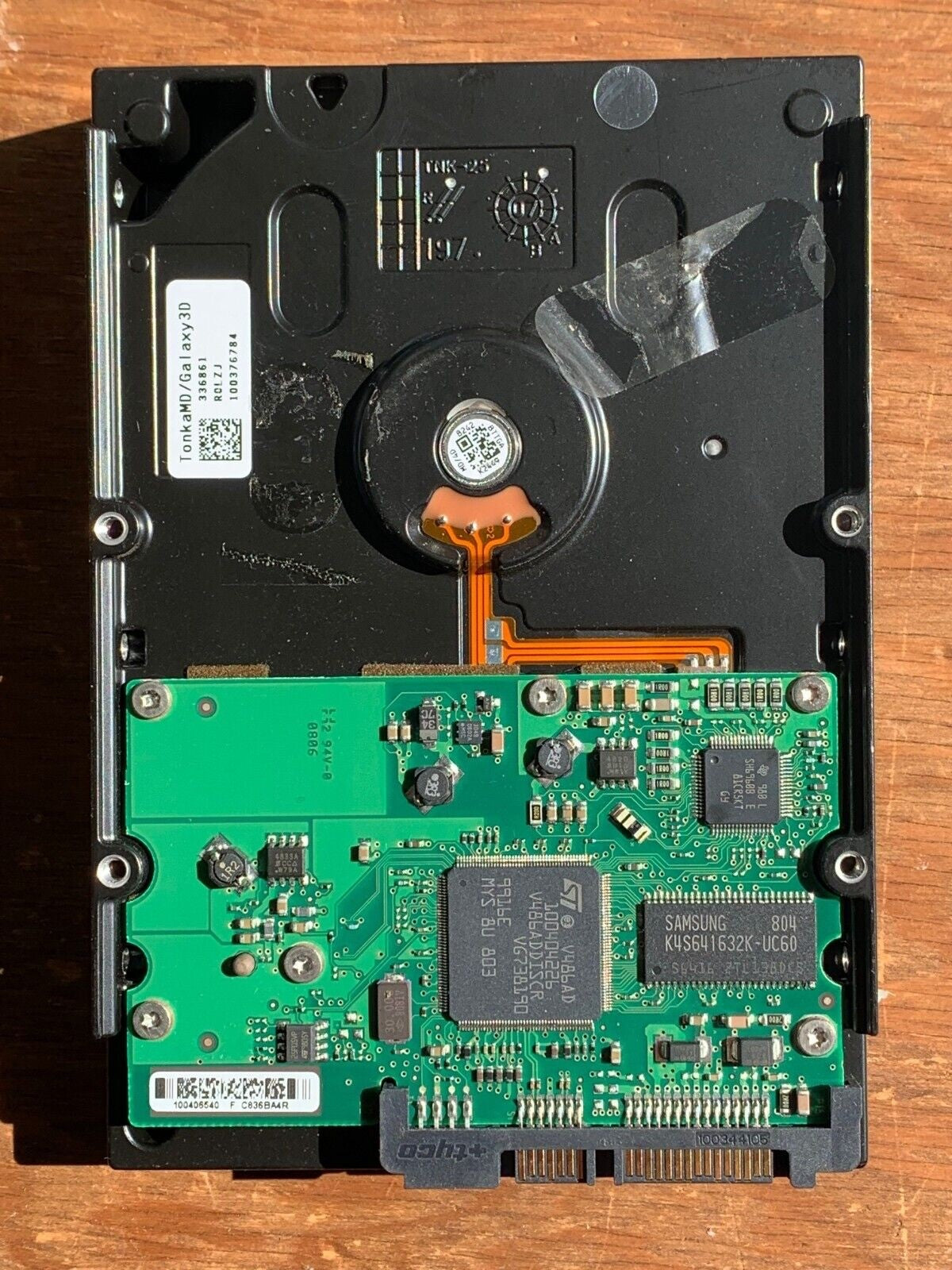 ST3250820AS – 100406540 Rev F – S/N: 9QE7L1J7 – P/N: 9BJ13E-044 – F/W: 3.BQE – Site: TK – Date: 08373 – 250GB – 3.5" – SATA