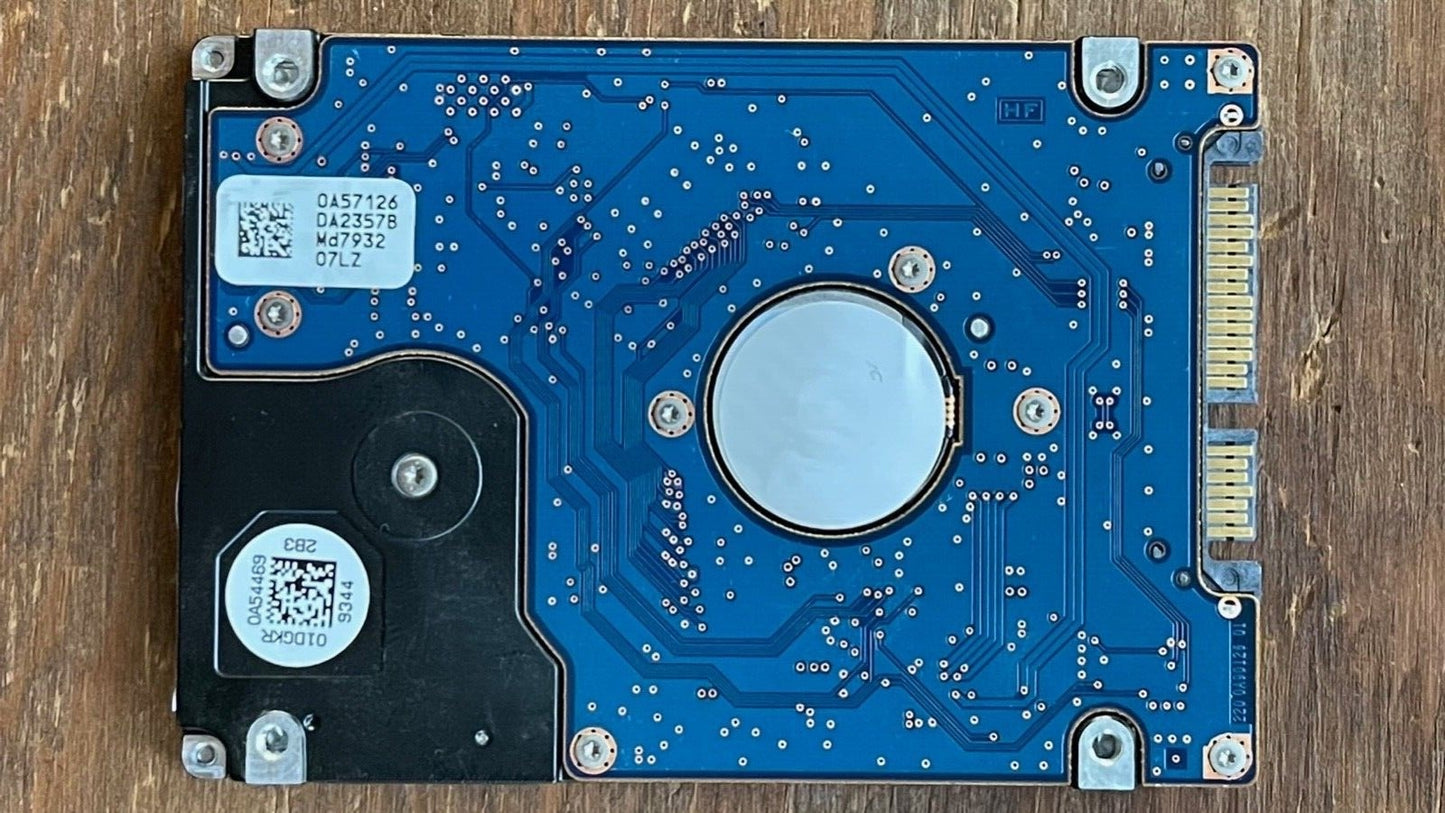 HTS543216L9SA02 – 0A57126 DA2357 – HDD:5K320-160 – DA2834 – P/N: 0A74213 – 160GB – 2.5" – SATA